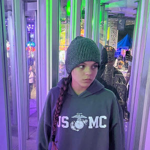 Meet your Posher, Iris